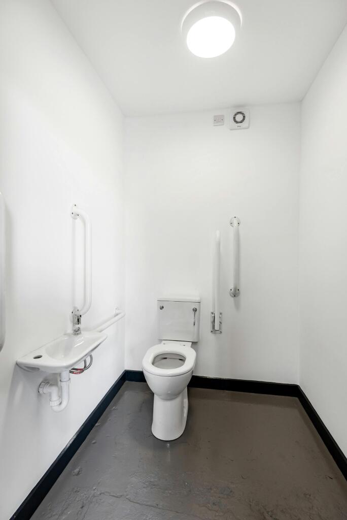 2 Dunnswood Road, Cumbernauld (INTERNAL) COMPRESSED (22 of 23).JPG