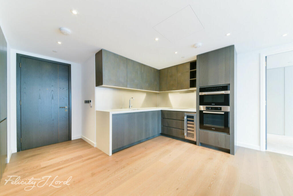 Carnation Way, London, SW8 photo 3