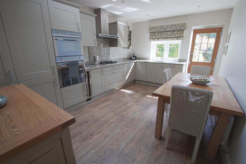 House in Basildon, Billericay - View 5