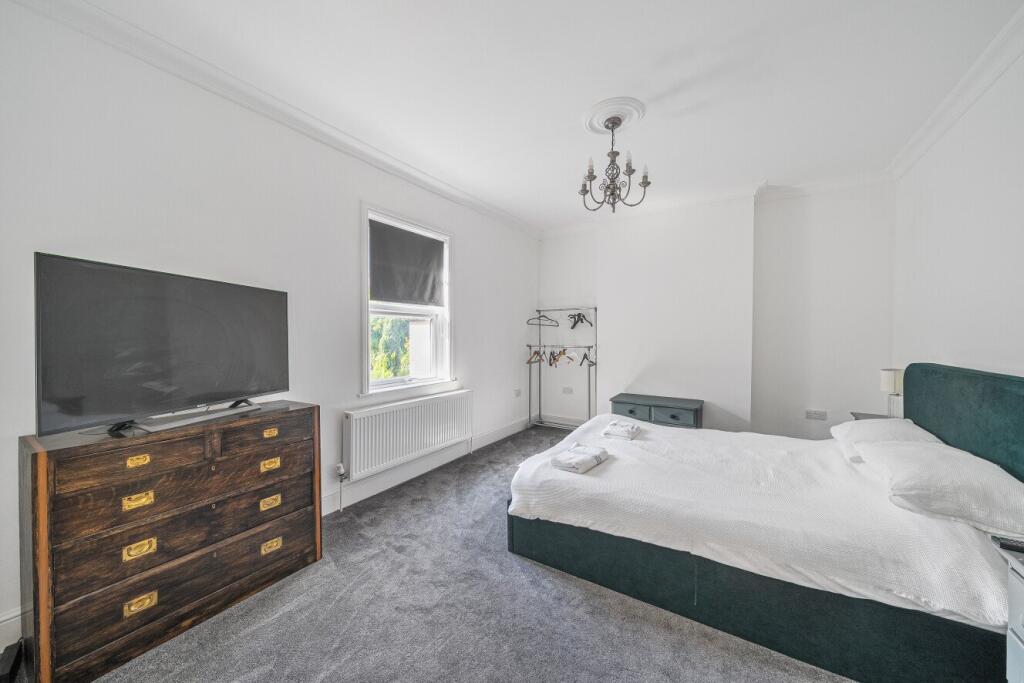 Apartment in Bromley - View 4