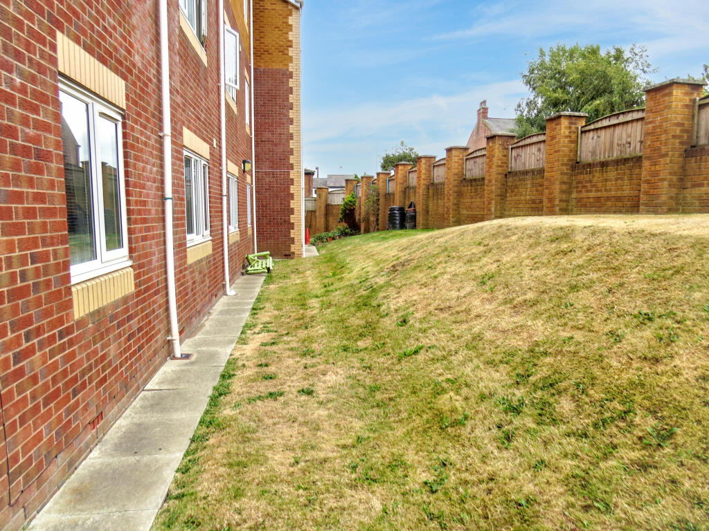 Apartment in West Lancashire, Burscough - View 5