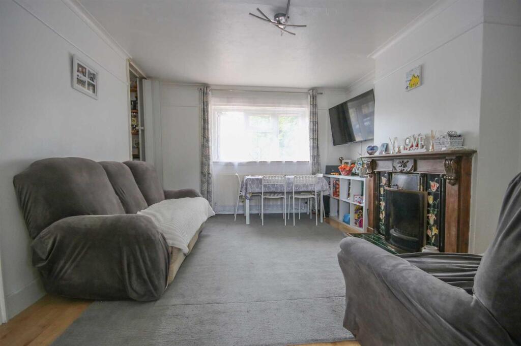 Apartment in Cambridge - View 3