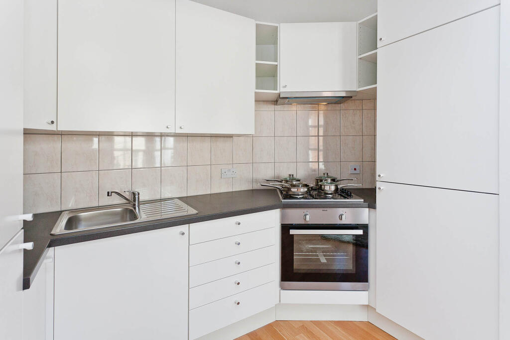Apartment in London - View 3