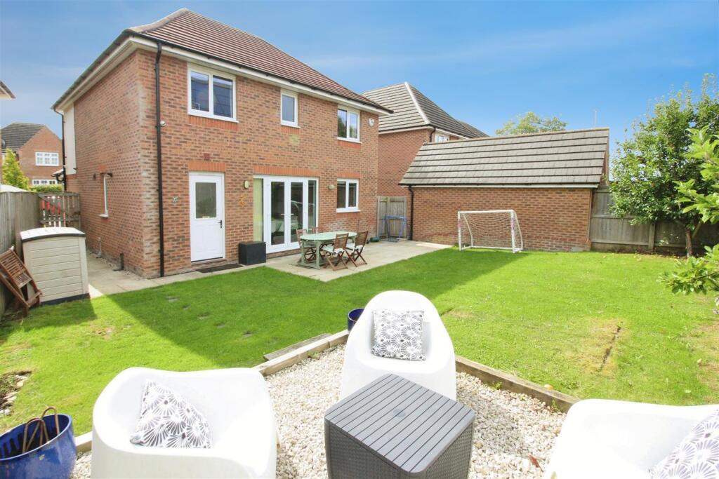 House in Leeds, West Yorkshire - View 2