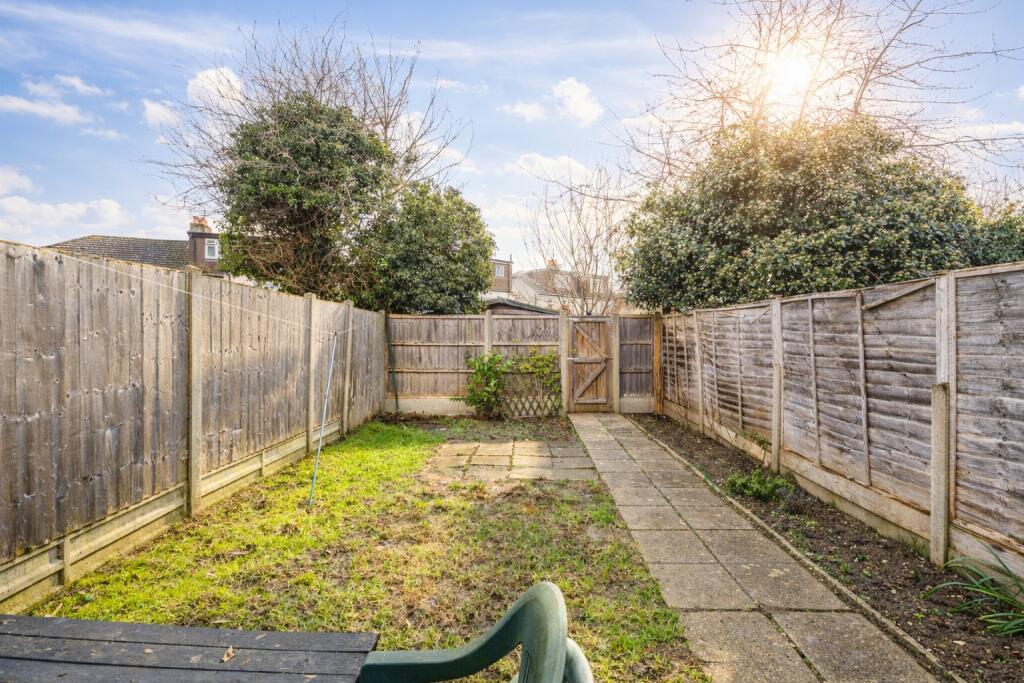 Additional image 3 of Pinewood Close, St. Albans, Hertfordshire, AL4