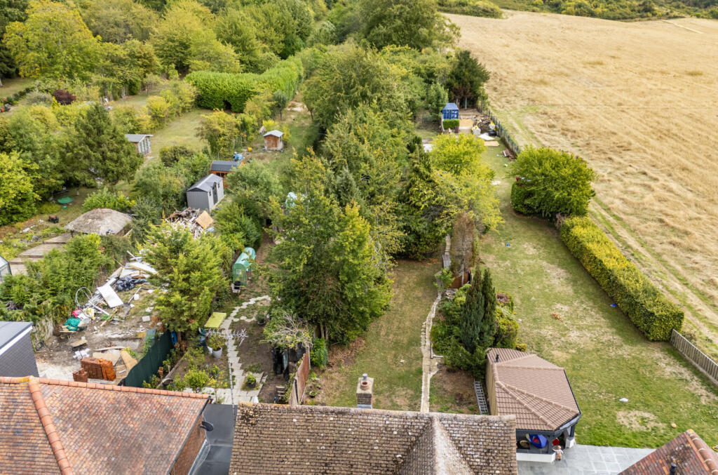 House in Luton - View 5
