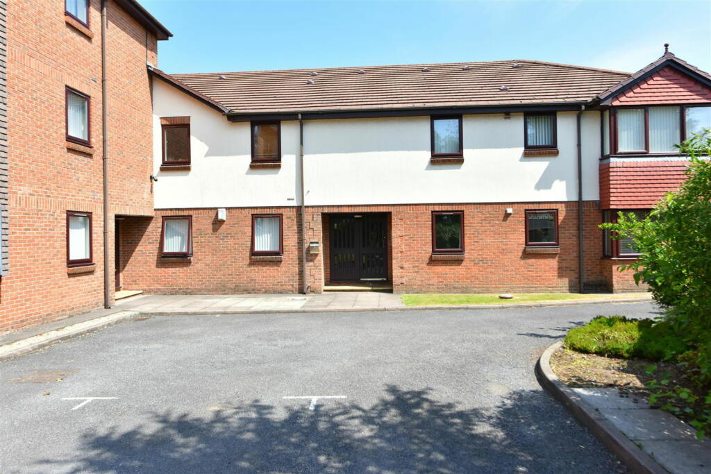 Main image of property: Alexandra Mews, Ormskirk, L39 1RH