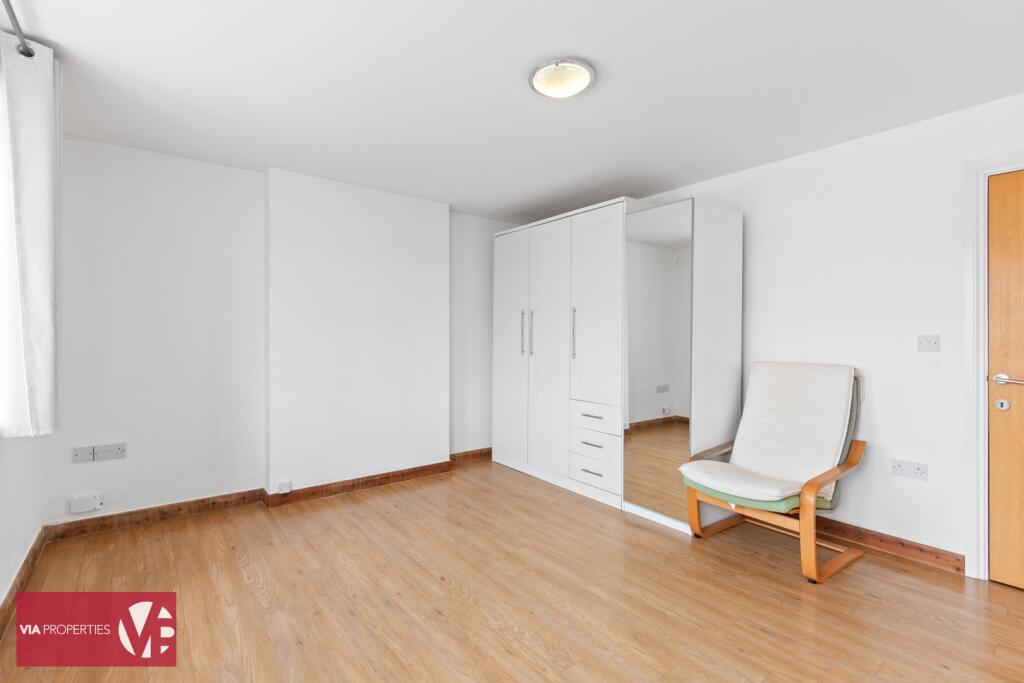 Apartment in Hoddesdon, High Leigh Garden Village - View 6