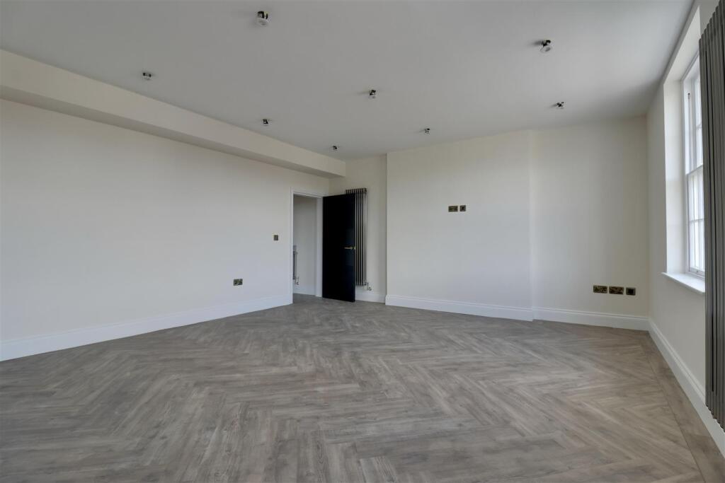 Apartment in Portsmouth - View 4