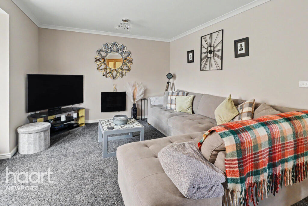 Pendragon Grove, Newport photo 4
