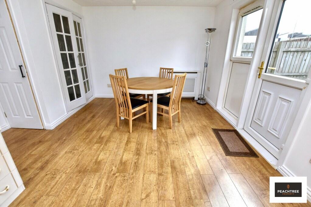 House in Erskine, Park Mains - View 5