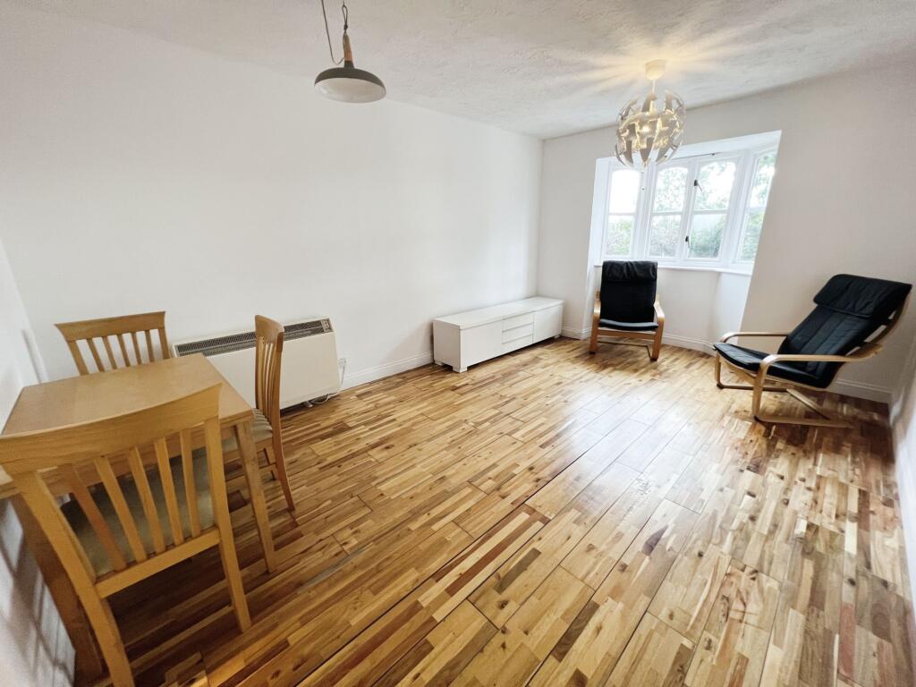 Apartment in London - View 5