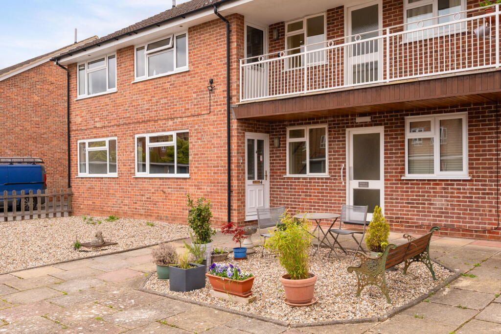 Main image of property: Boundary Road, Newbury, RG14