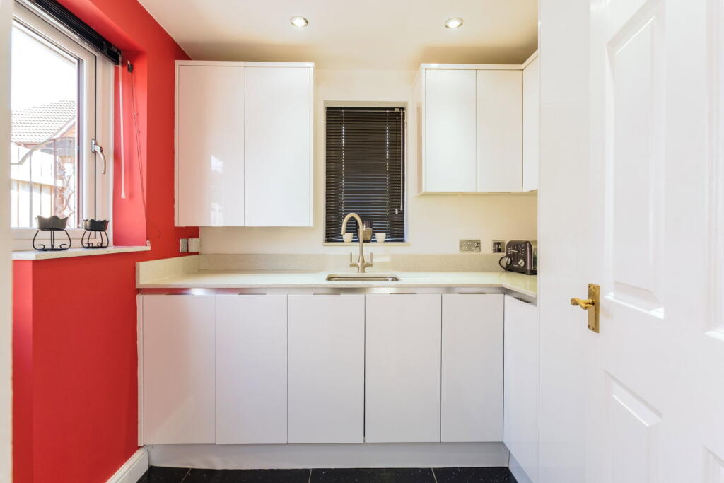 Brookfields Way, East Leake photo 4