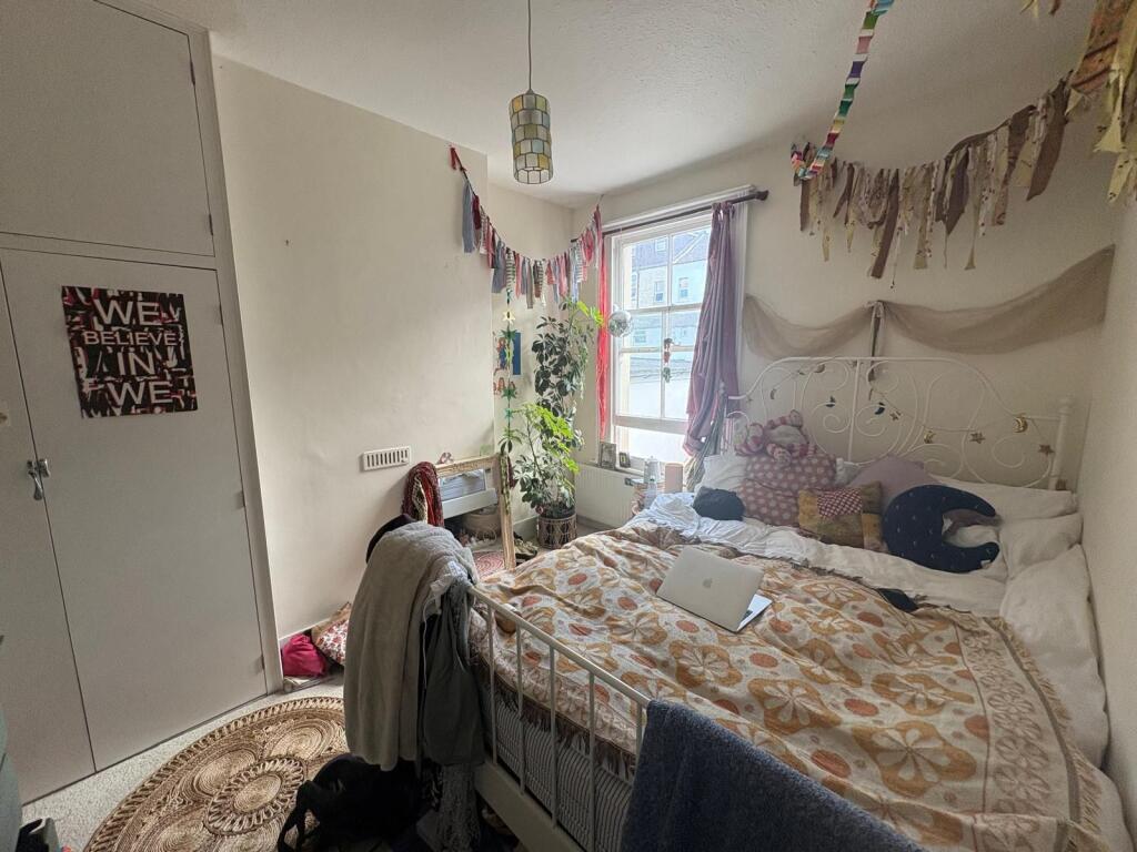 House in Brighton, Queen's Park - More