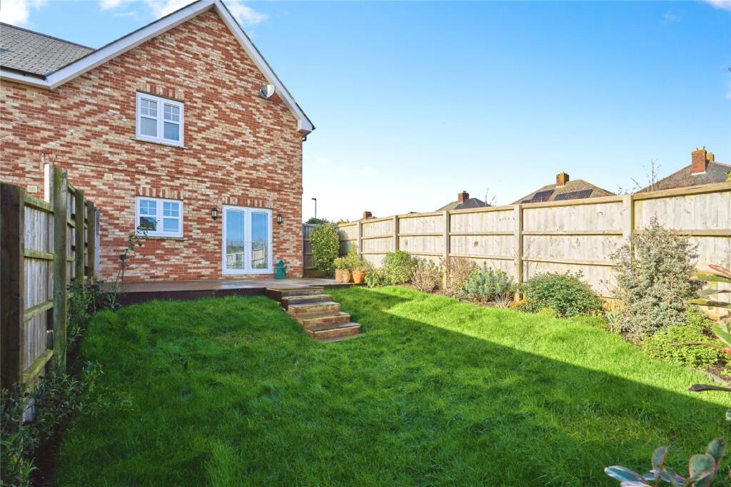 Lime Tree Way, Ryde, PO33 photo 2