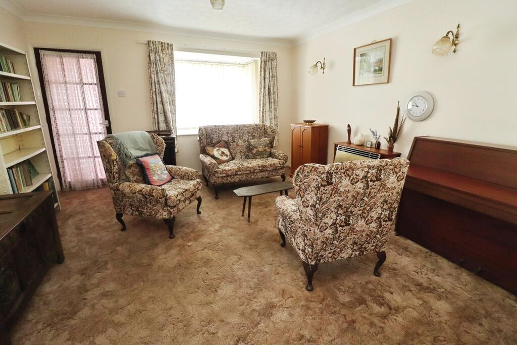 House in Lincoln - View 4