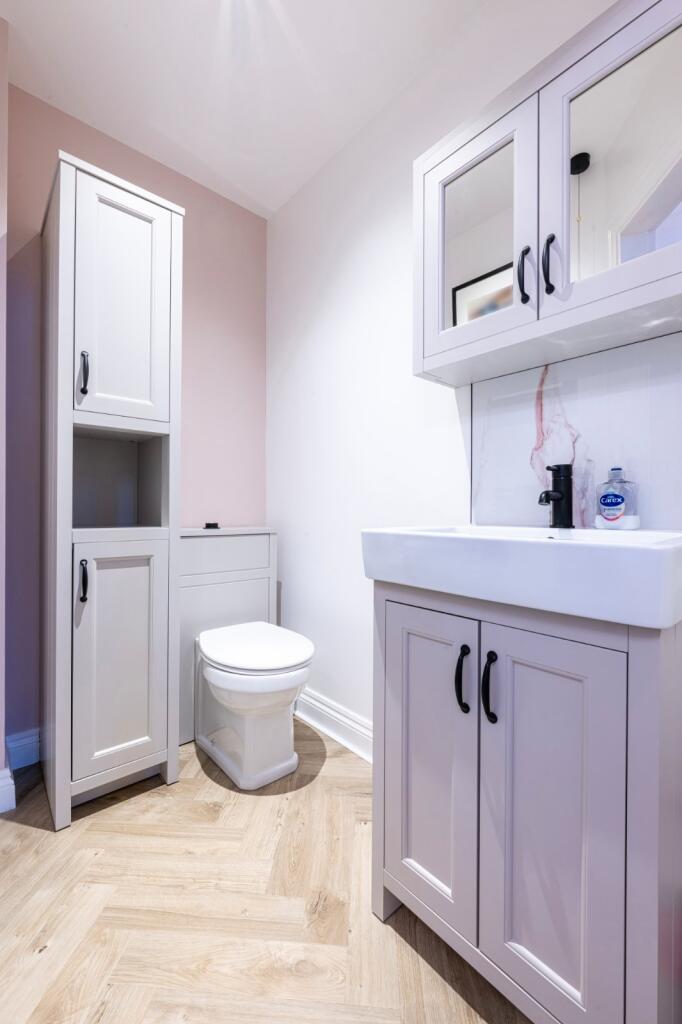 House in South Kesteven, Claypole - More