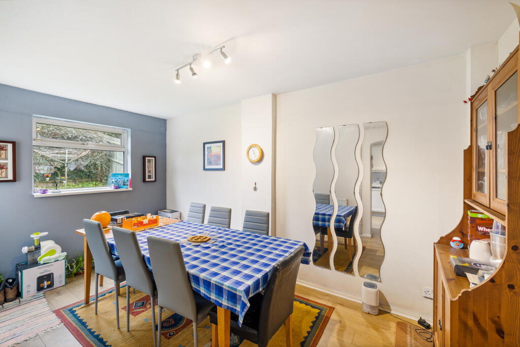 Queen Caroline Close, Hove photo 4