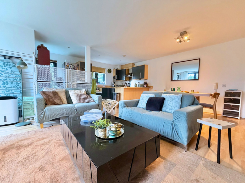 Apartment in Manchester - View 5