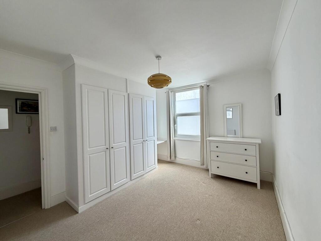 Apartment in Eastbourne, Little Chelsea, Meads - View 3