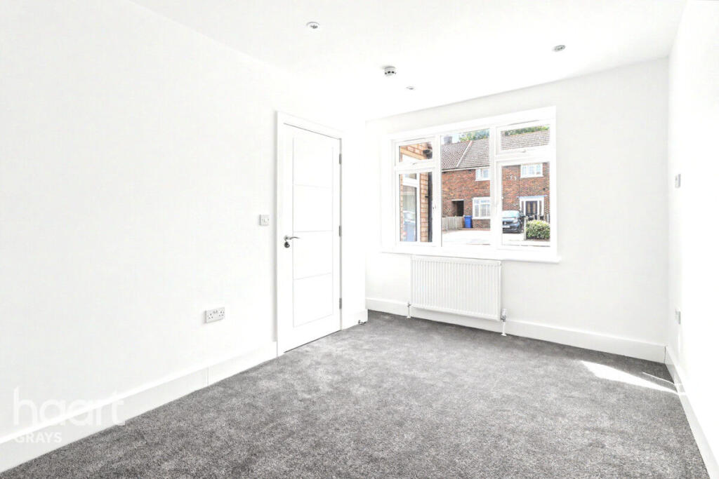 House in Romford - View 3