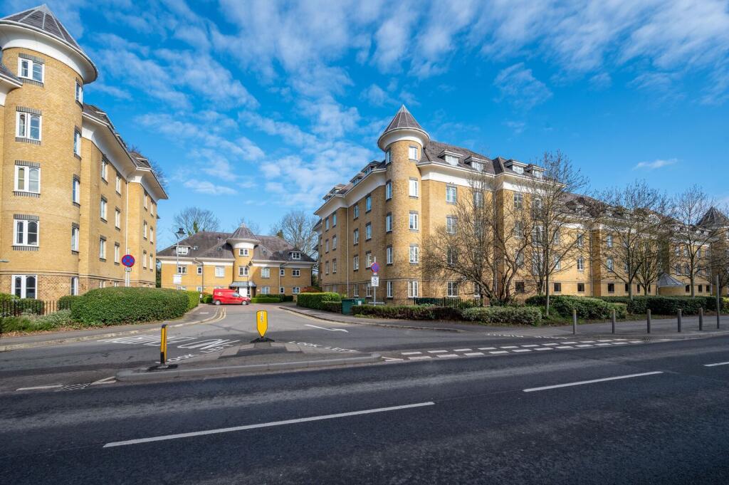 Apartment in Guildford - View 3