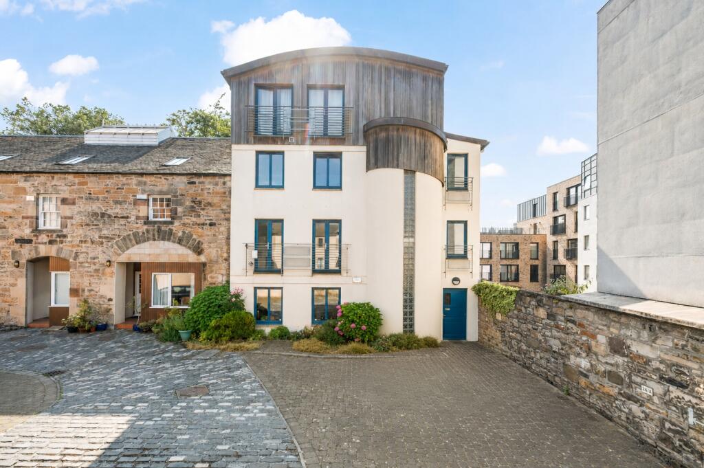 Main image of property: 24/2 Lochend Close, Edinburgh, EH8