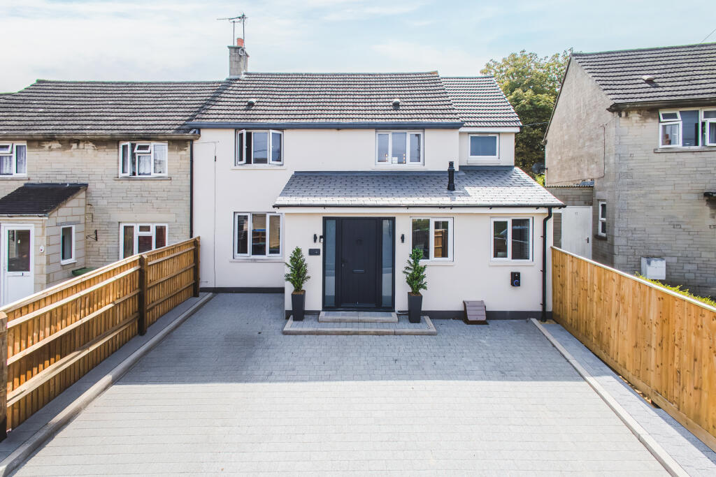 4-bed terraced on Holdcroft Close, Blunsdon, Swindon, SN26, £450,000