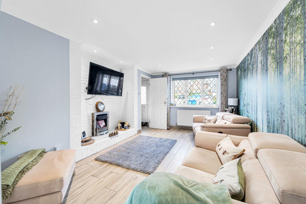 House in Binfield, Bracknell Forest - View 2