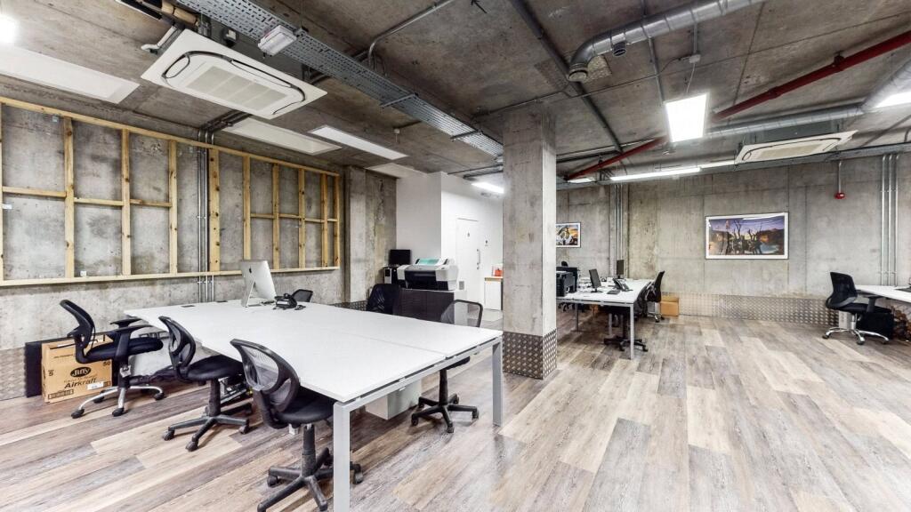 Main image of property: East Smithfield, E1W