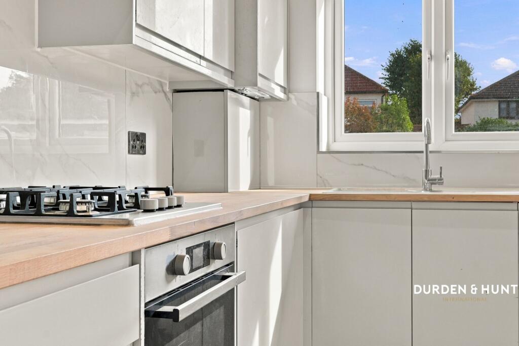 House in Romford - More