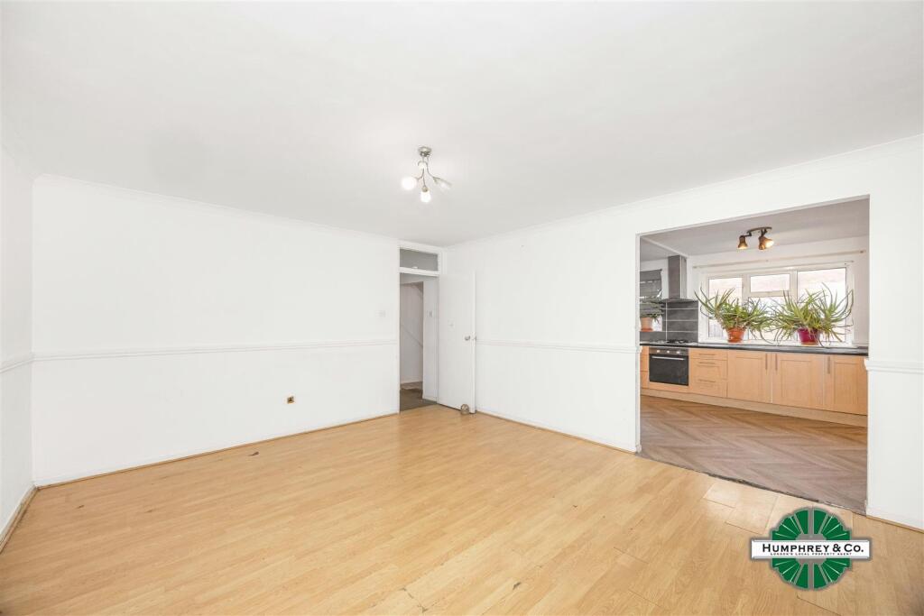 Henniker Road, Stratford, E15 1JS photo 2