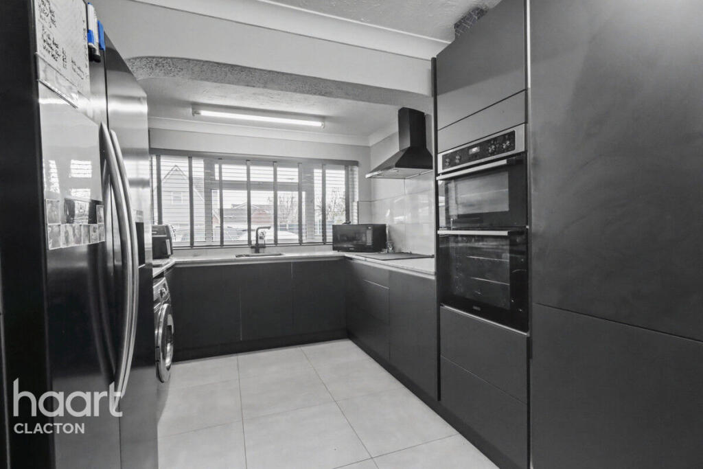 Cotman Road, Clacton-On-Sea photo 3