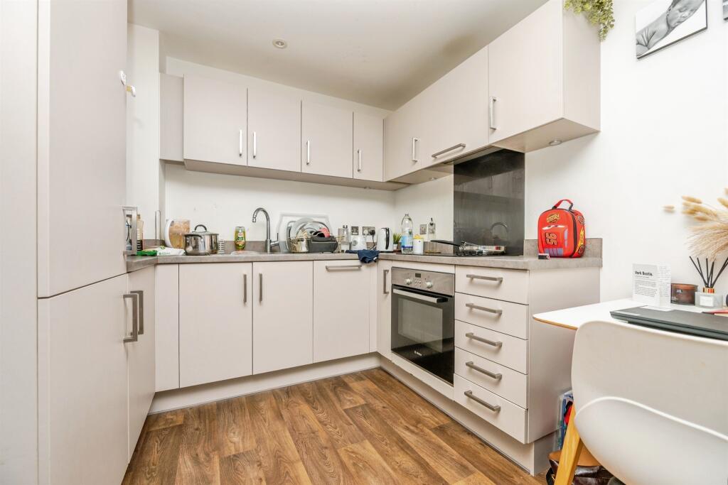 Apartment in Birmingham, West Midlands - View 5
