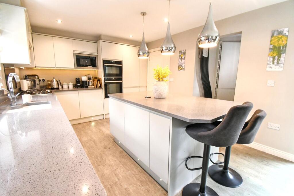 Burr Close, Kempston, Bedford, MK42 photo 3