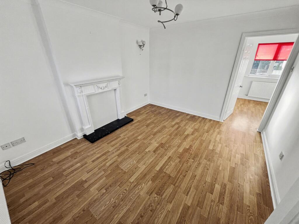 Hollins Mews, Unsworth, BL9 photo 3