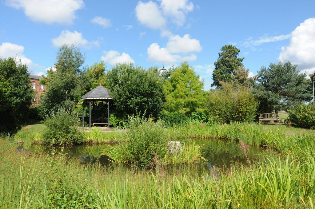 Exminster  photo 3