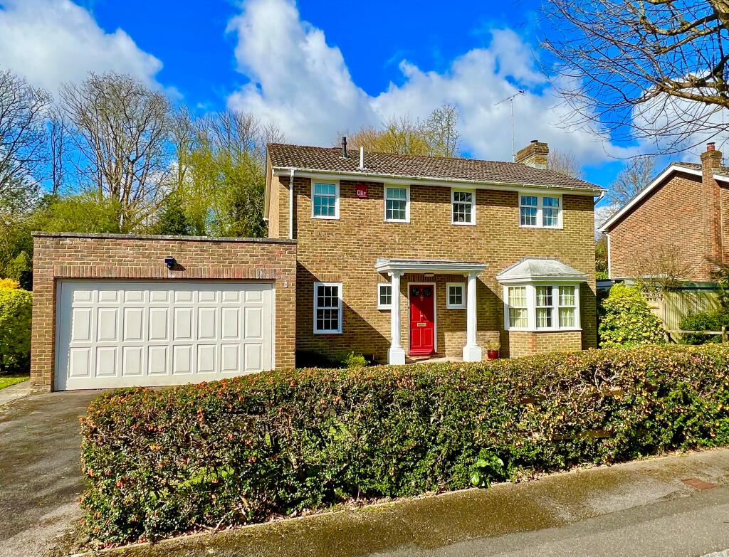 Main image of property: 8 Stanton Drive, Summersdale, Chichester