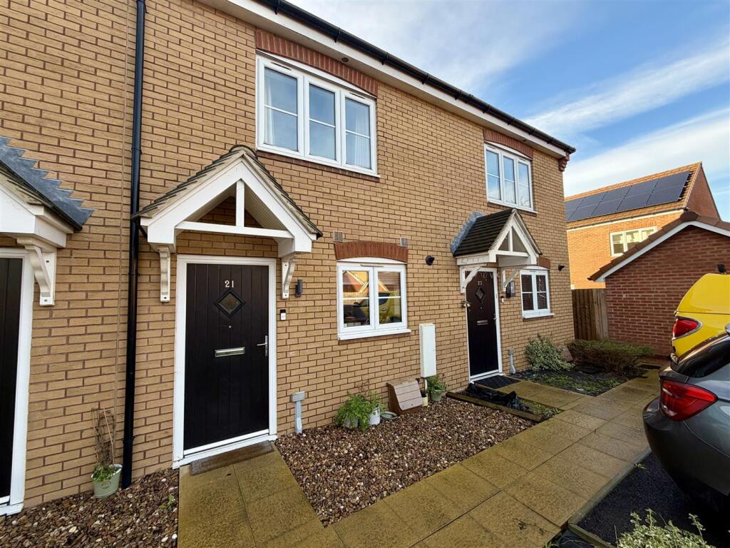 Main image of property: Hoskareslo Close, Hardwicke, Gloucester