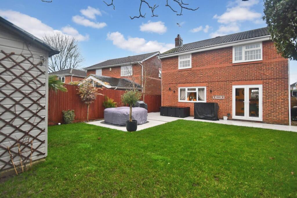 House in Gillingham, Medway - View 4