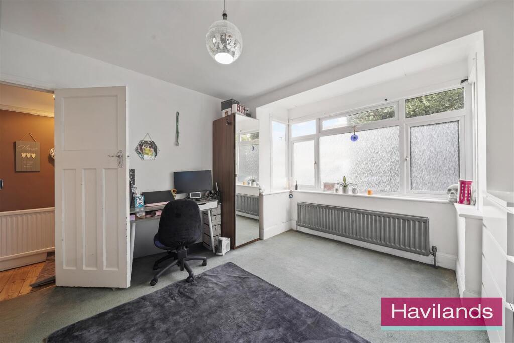 Apartment in London, Winchmore Hill, Edmonton - More