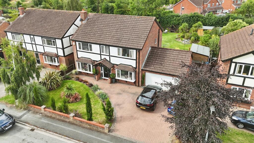 4-bed detached on St. Michaels Court, Goxhill, DN19 7HF, £425,000
