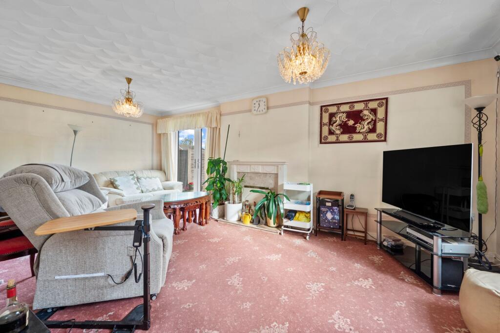 House in Warrington, Martinscroft, Woolston - View 4