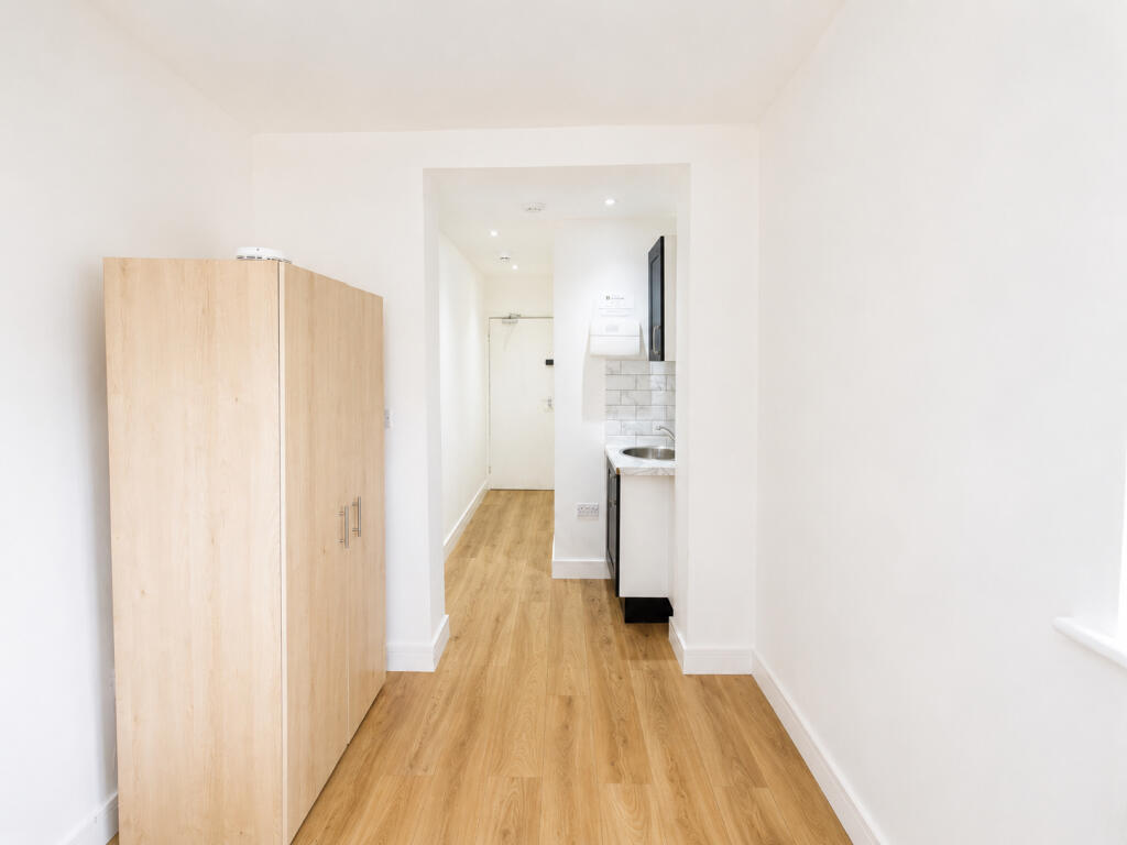 House in Twickenham - View 2