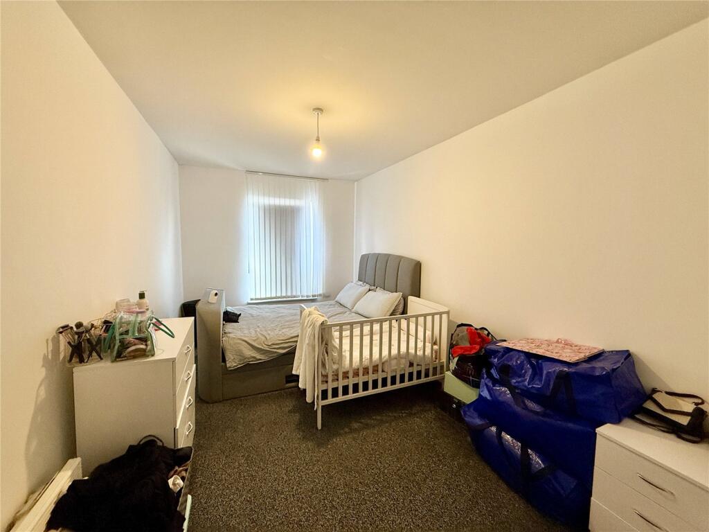 Apartment in Liverpool - More