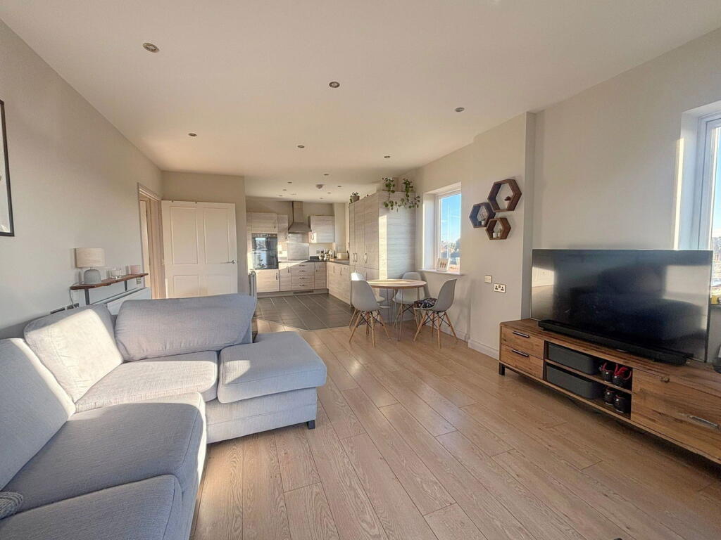 Arundel House, Thornbury Way, Walthamstow, E17