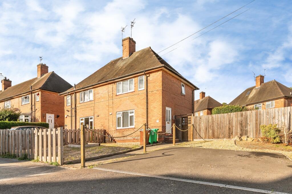 Main image of property: Gainsford Crescent, Nottingham