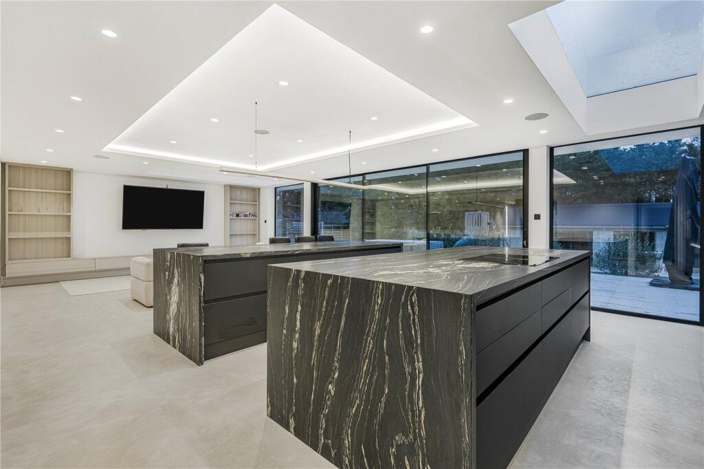 House in Enfield - View 5
