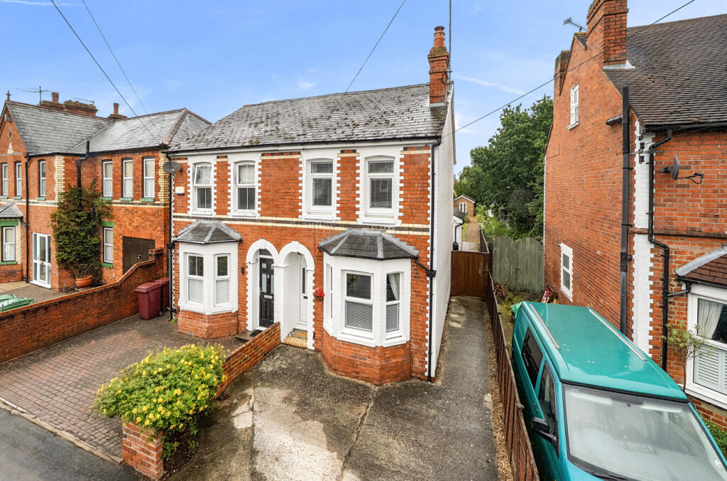 Main image of property: Recreation Road, Tilehurst, Reading